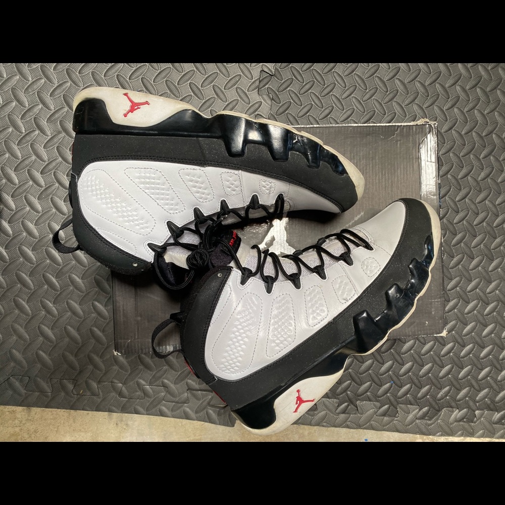 Air Jordan 9 Playoff